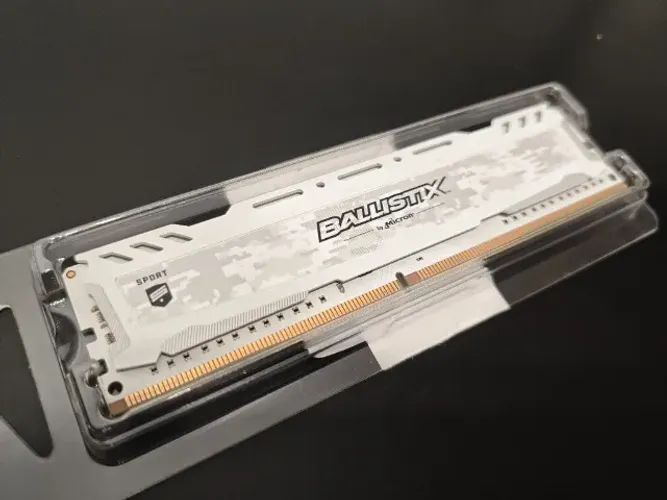 Memória RAM Ballistix Sport 8GB 3000MHz Branca