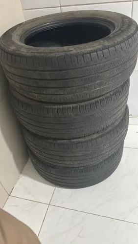 Pneus 255/60 R 18