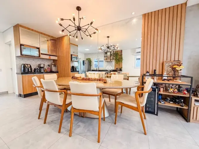 CASA EM CONDOMÍNIO COM 3 QUARTOS 1 SUÍTE EM SANTANA DE PARNAÍBA/SP - PORTEIRA FECHADA