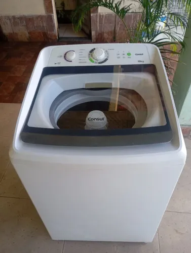 Máquina Consul 12 kg semi nova