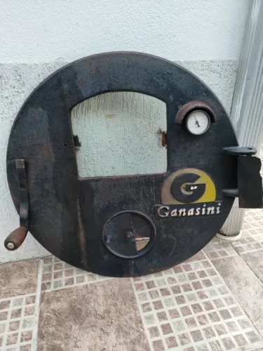 Porta de ferro fundido para forno