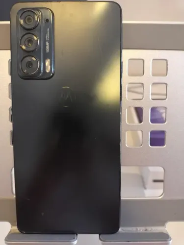 Motorola Edge 20 ? 128 GB ? Android 13.