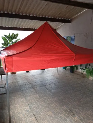 Tenda semi nova 3x3.