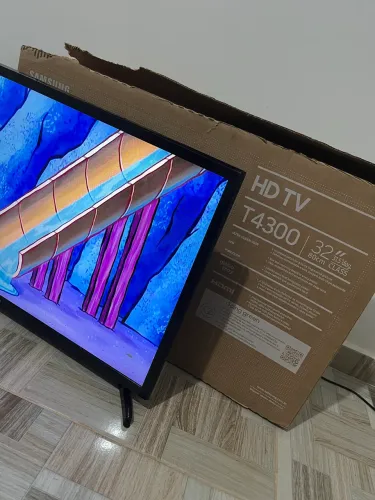 Tv 32 polegadas semi nova