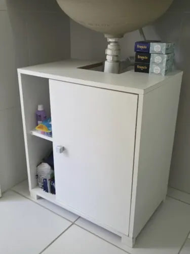 Gabinete Armário de Banheiro para Pia de Coluna Branco com Porta e Nichos