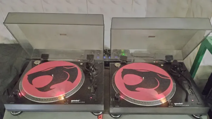 Toca disco Gemini R$5,500 o PAR 