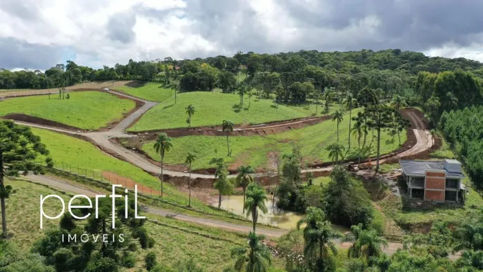 Condomínio de terrenos exclusivíssimos à venda, com áreas privativas de 1.200 a 1760m2, em