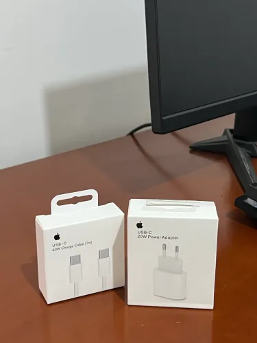 Carregador iPhone 15, 16, 17 novo