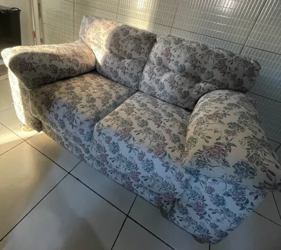Sofá 2 Lugares Muito Confortável - Conservado