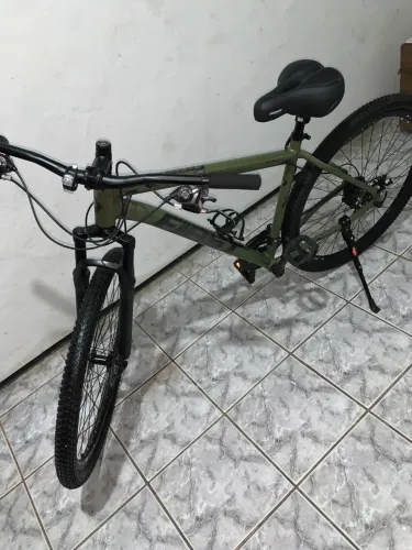Bike aro 29 First zerada tamanho 19 com marcha inteira Shimano e documentação