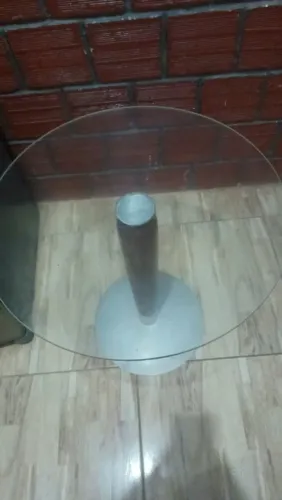Mesa de canto de vidro