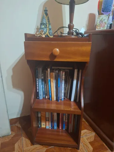 VENDO Mesa com Gavetas de Madeira Maciça