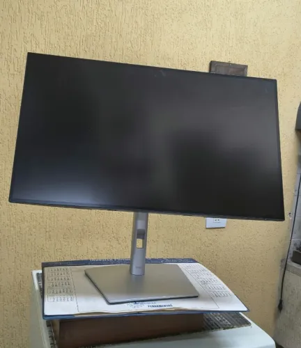 Monitor Dell U2722D - Para retirada de peças 