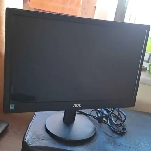 VENDO MONITOR AOC