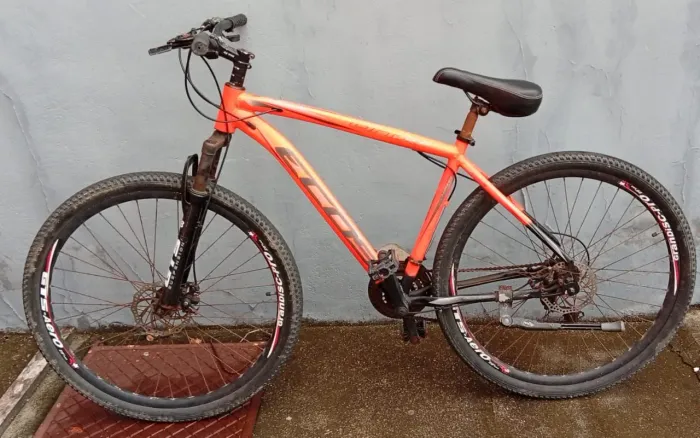 Bicicleta Aro 29 com 18 marchas