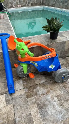 Triciclo infantil passeio 
