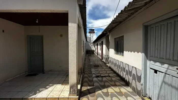 Casa com 3 quartos no Setor dos Funcionários - Oportunidade Única!