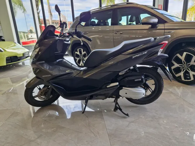 Moto em excelente estado de conservação
