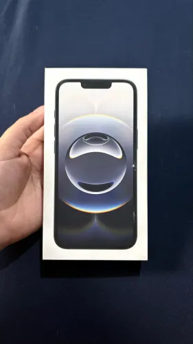Vendo IPhone 16e Novo