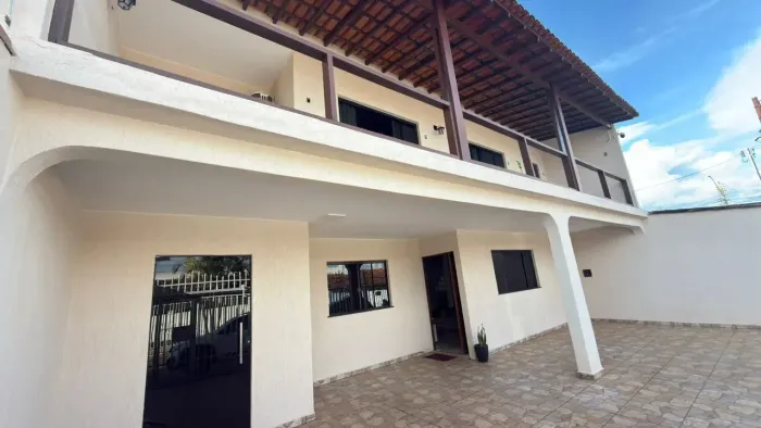 Vendo Linda Casa de 3 Quartos, em Valparaíso,Perto de Tudo !