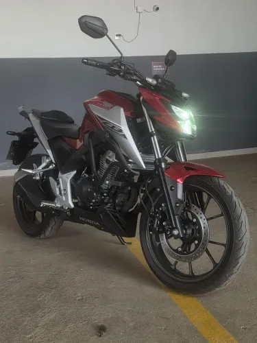 CB 300 2026