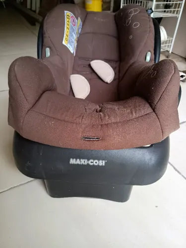 Bebê conforto Maxi Cosi usado