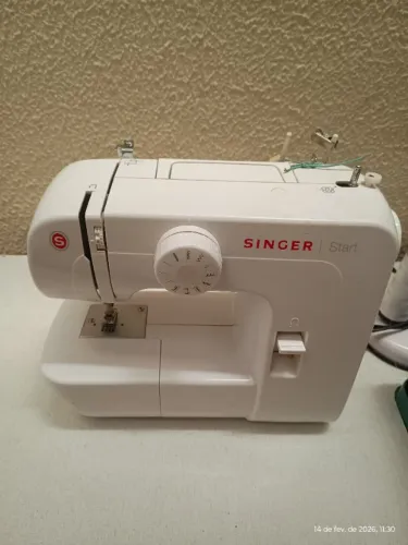 Máquina de Costura Singer Start 1306