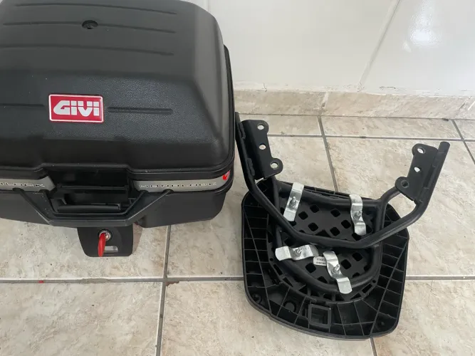  Baú kit E27 Givi + Bagageiro Givi Lander 250 (19-25)- simi Novo 