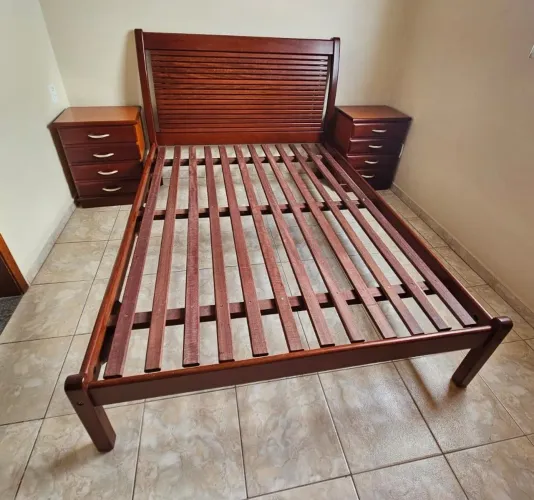 Cama de casal Luciana móveis com dois criados