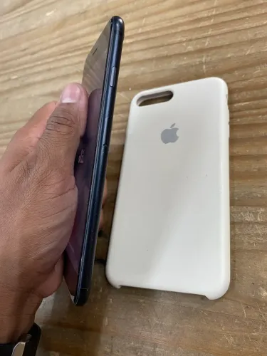 Vendo IPhone 7plus 450,00 novinho. 