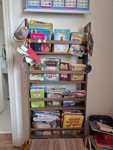 Estante de livros