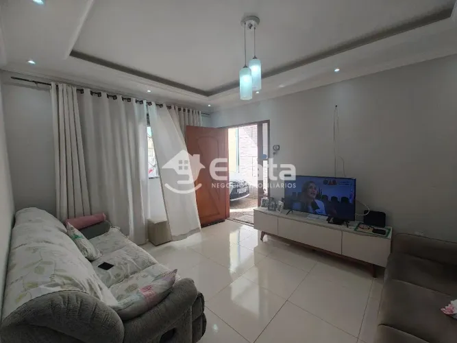 Casa à venda com Edícula- 3 Quartos com 1 Suíte - Nova Sorocaba - Zona Norte - Sorocaba
