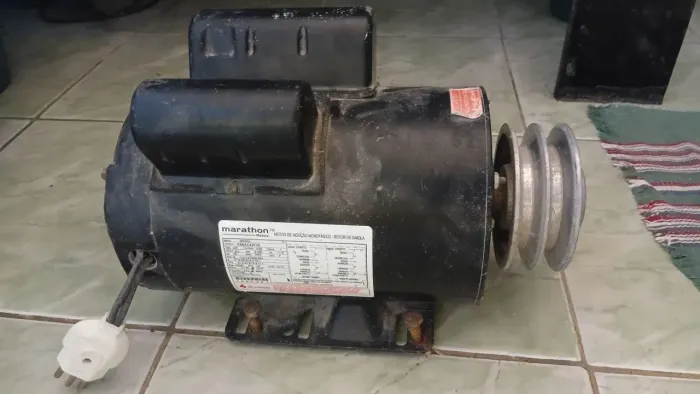 Vende-se motor monofasico 3cv 