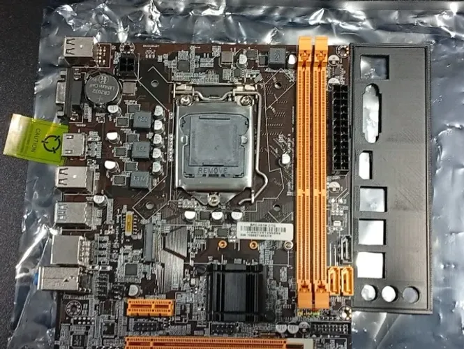 Placa Mãe + Espelho BPC-H61M.2-TG - R$180,00