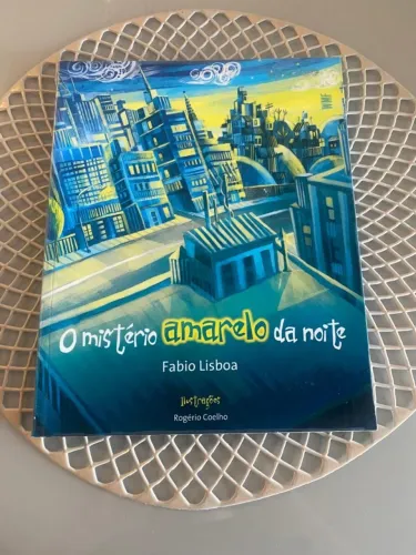 O mistério amarelo da noite