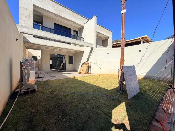 Casa Geminada à venda - Cardoso, 3 quartos - Belo Horizonte