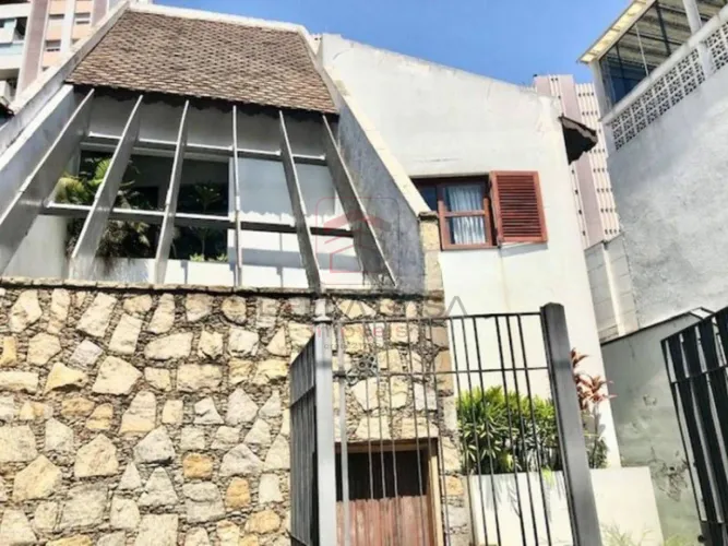 Casa sobrado de alto padrão na Mooca, 3 dormitórios e 3 vagas