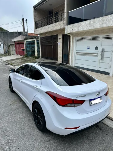 Hyundai Elantra GLS 2.0 16V Flex Aut. 2015