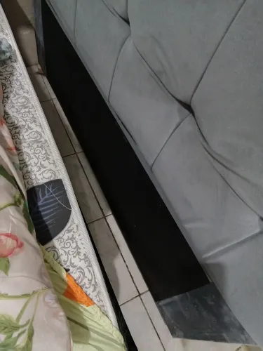 Uma cabeceira de cama box casal