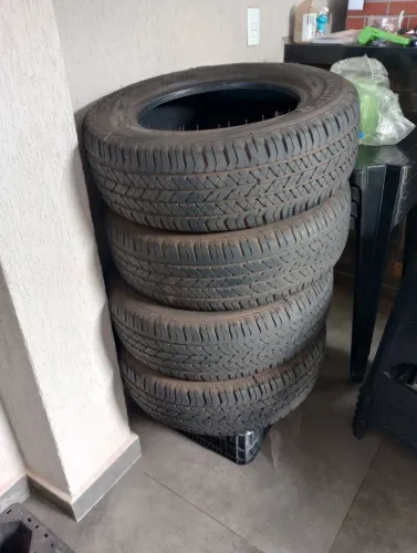Pneu 215/65/16