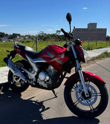 Yamaha Fazer 250 2011 | 9.975 km | Pirelli Sport Demon novos