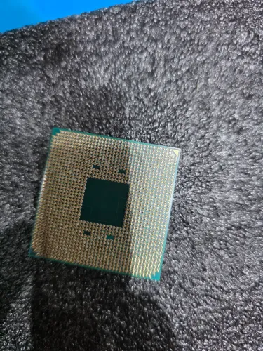 Ryzen 3 2200g c/ cooler box