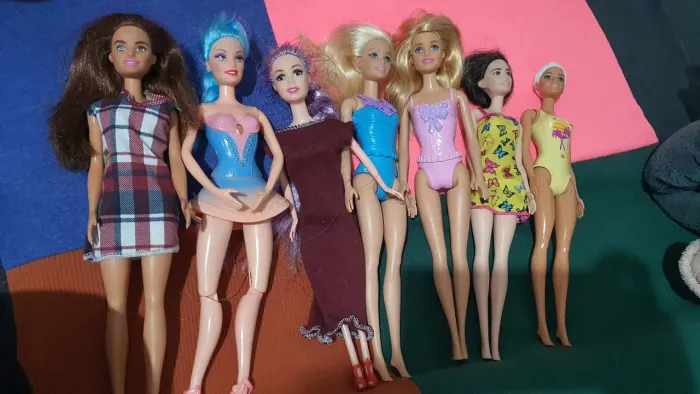7 bonecas Barbie