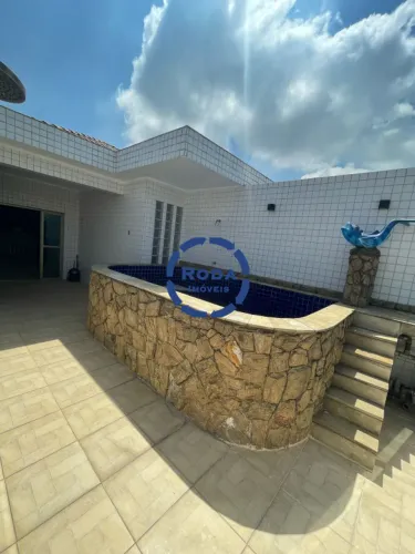 Casa 5 dormitórios no Embaré