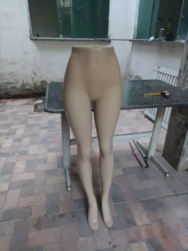 Manequim de perna feminino, modelo de cintura para baixo.Altura: 1,20.,