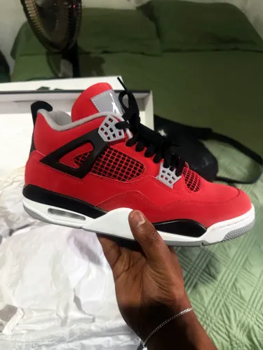 Tênis air Jordan 4 toro bravo 2026 novo