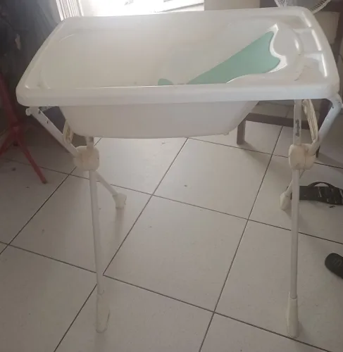 Banheira com suporte para bebê