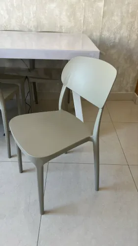 Mesa com 6 cadeiras