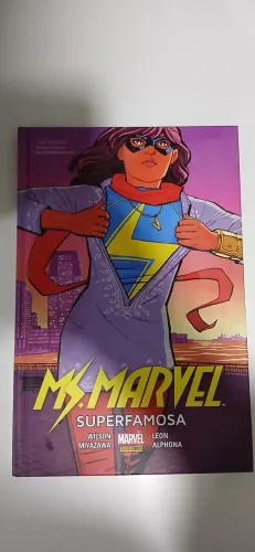 Ms. Marvel - Superfamosa capa dura