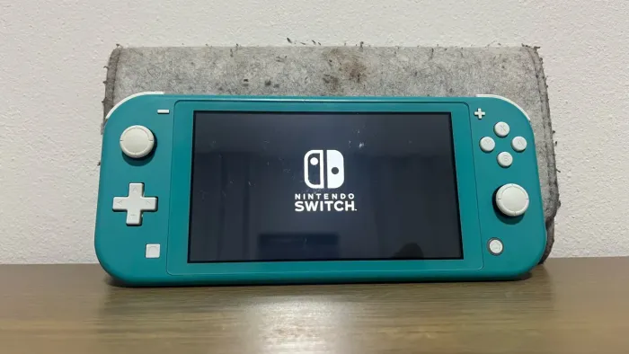 Nintendo Switch Lite Turquesa Completo (Fonte Orig. + SD 128GB + Case) - Oportunidade!